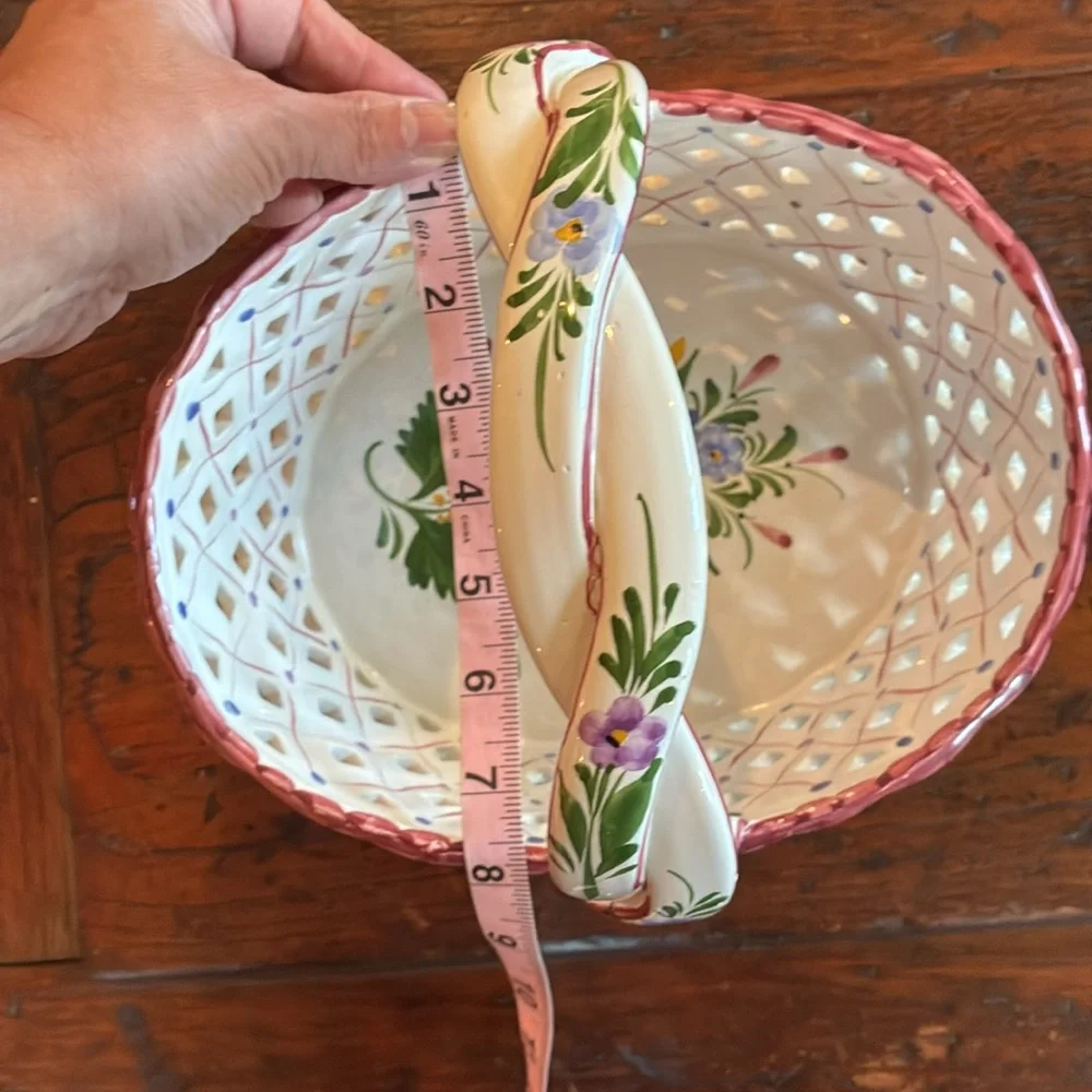 Vintage Portuguese Pottery Floral Ceramic Basket with Pink Trim - Picture 9 of 10